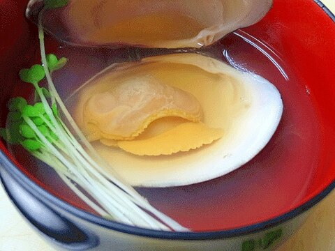 酒蒸しで濃厚味☆　「ハマグリの吸い物」